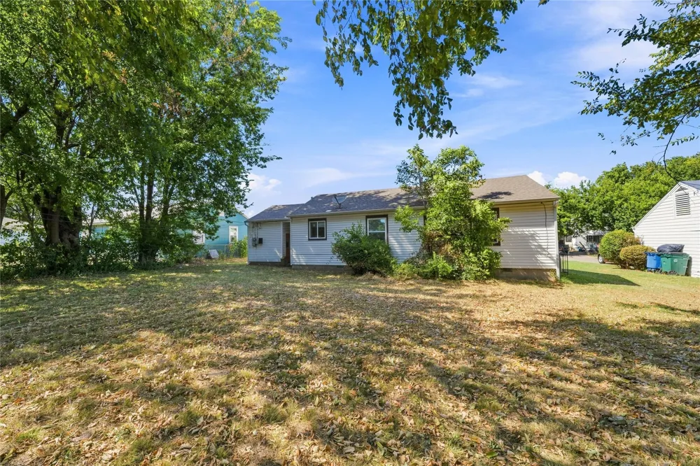 248 E Zion Place Tulsa, OK 74106