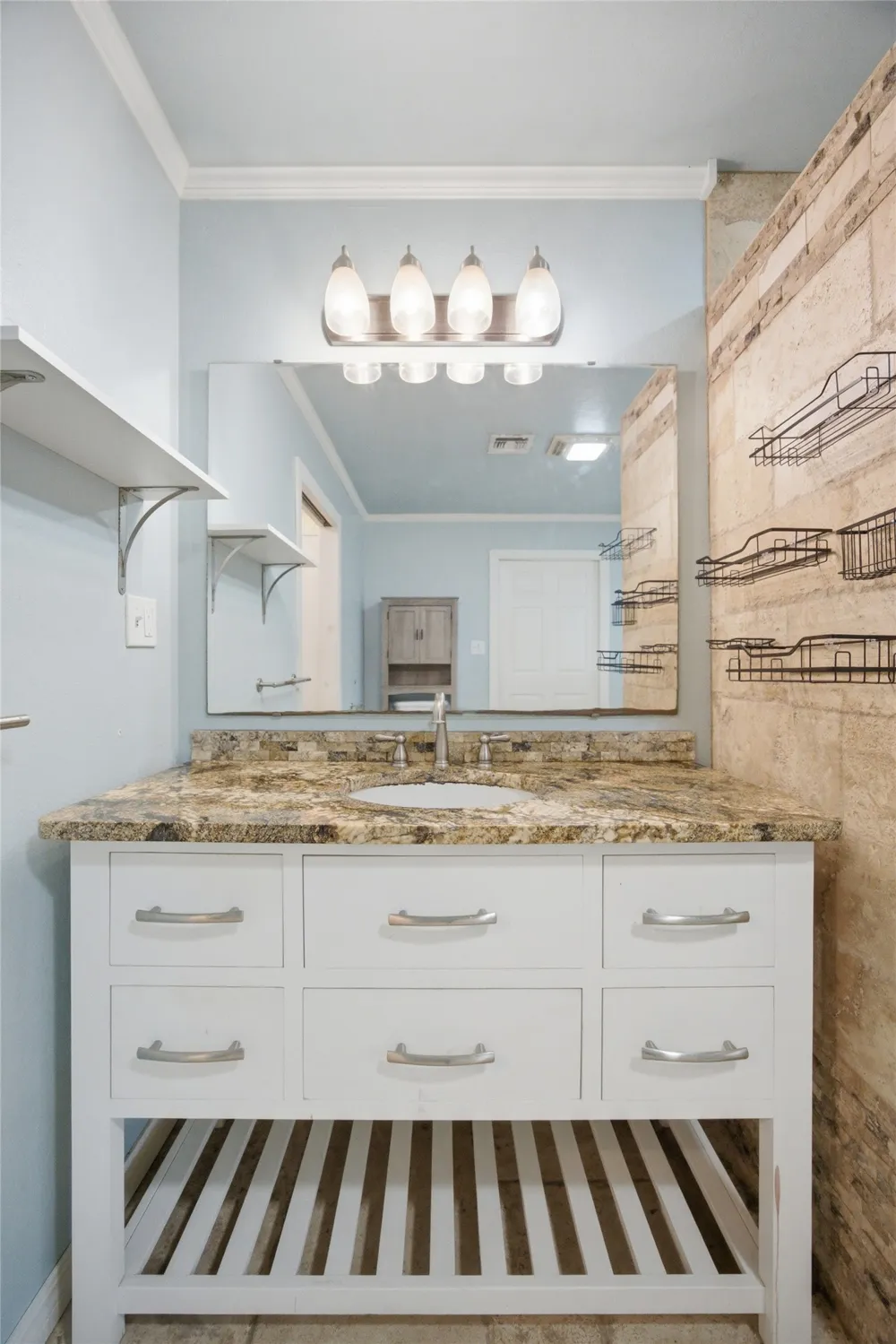 800 Linn Hartshorne, OK 74547