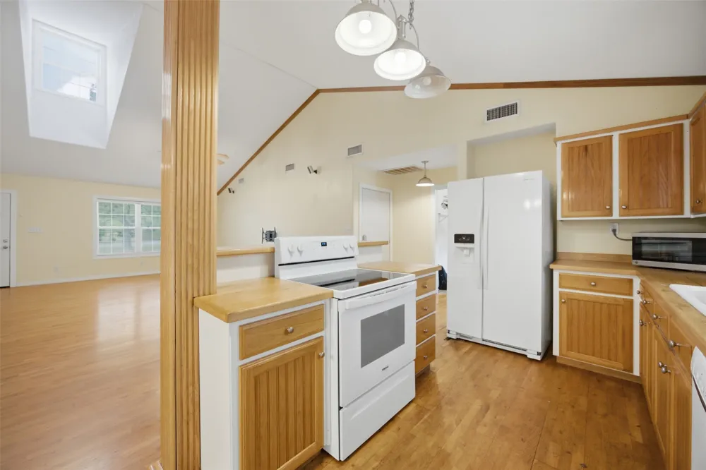 800 Linn Hartshorne, OK 74547