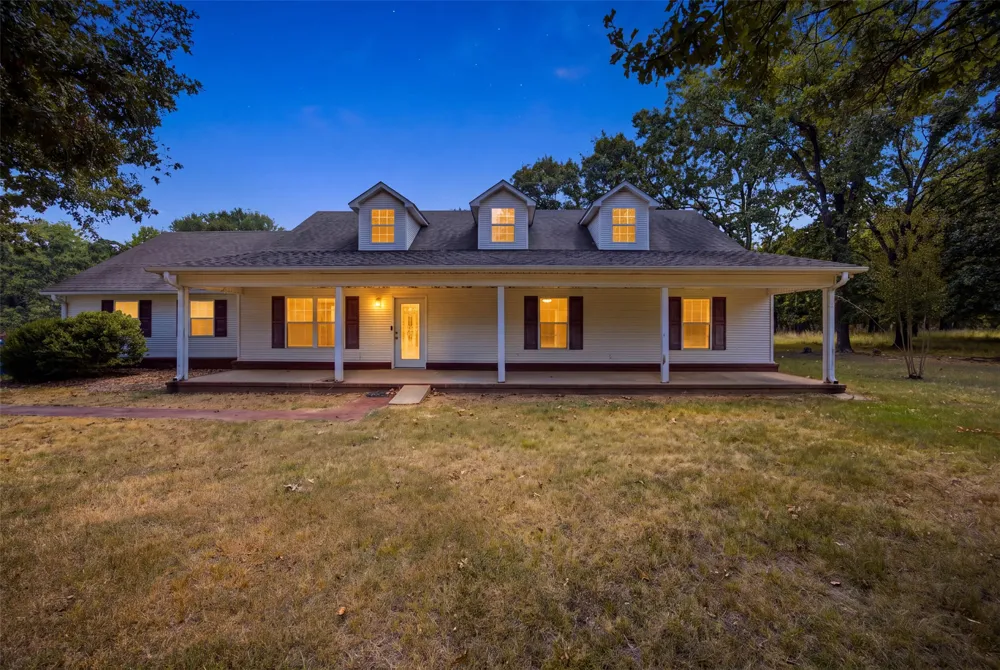 800 Linn Hartshorne, OK 74547