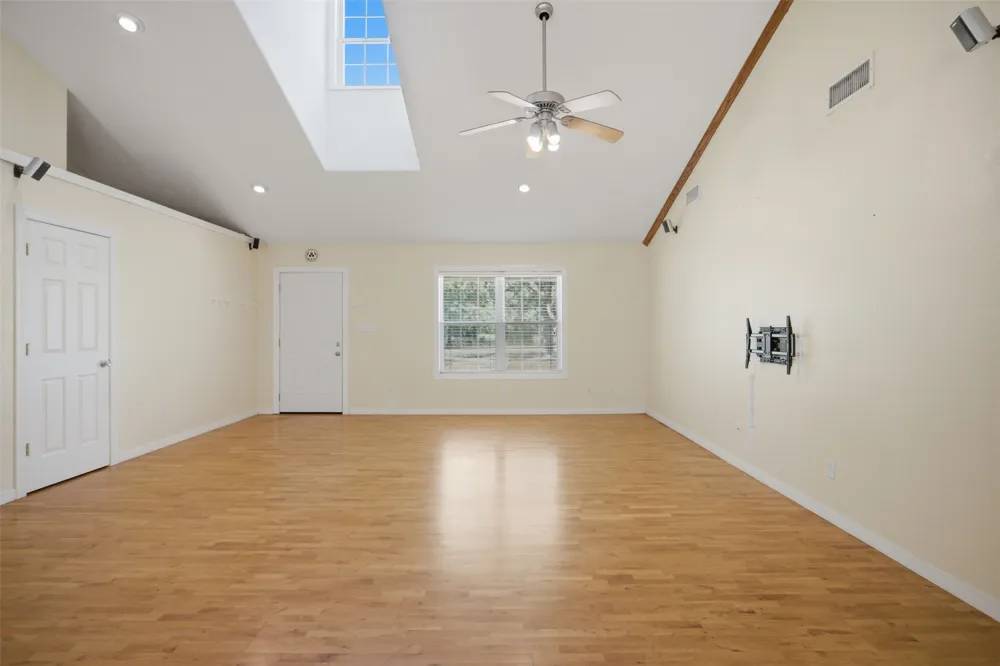 800 Linn Hartshorne, OK 74547