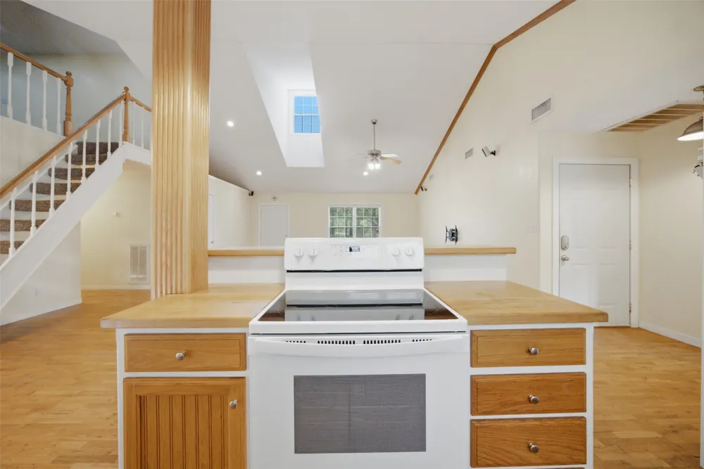 800 Linn Hartshorne, OK 74547