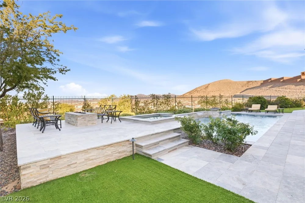 8 Olympia Chase Drive Las Vegas, NV 89141