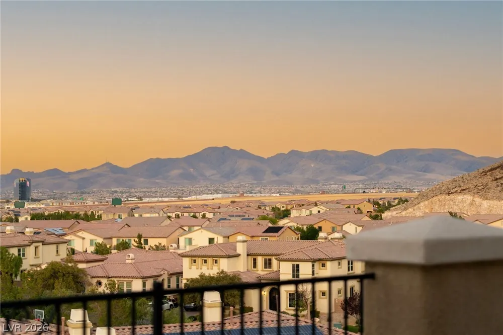 8 Olympia Chase Drive Las Vegas, NV 89141