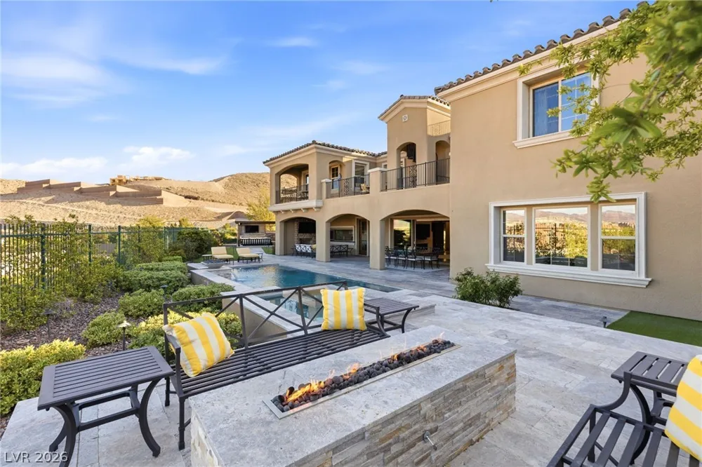 8 Olympia Chase Drive Las Vegas, NV 89141