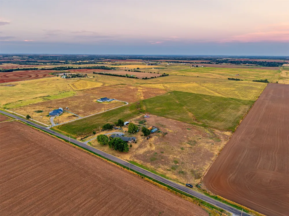 16 Gregory Road Yukon, OK 73099