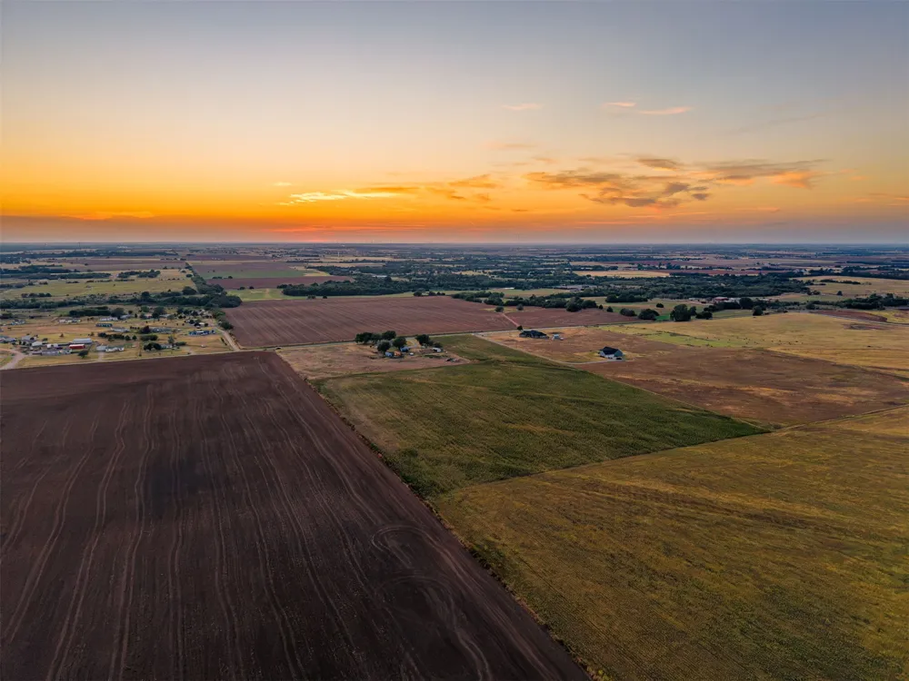 16 Gregory Road Yukon, OK 73099