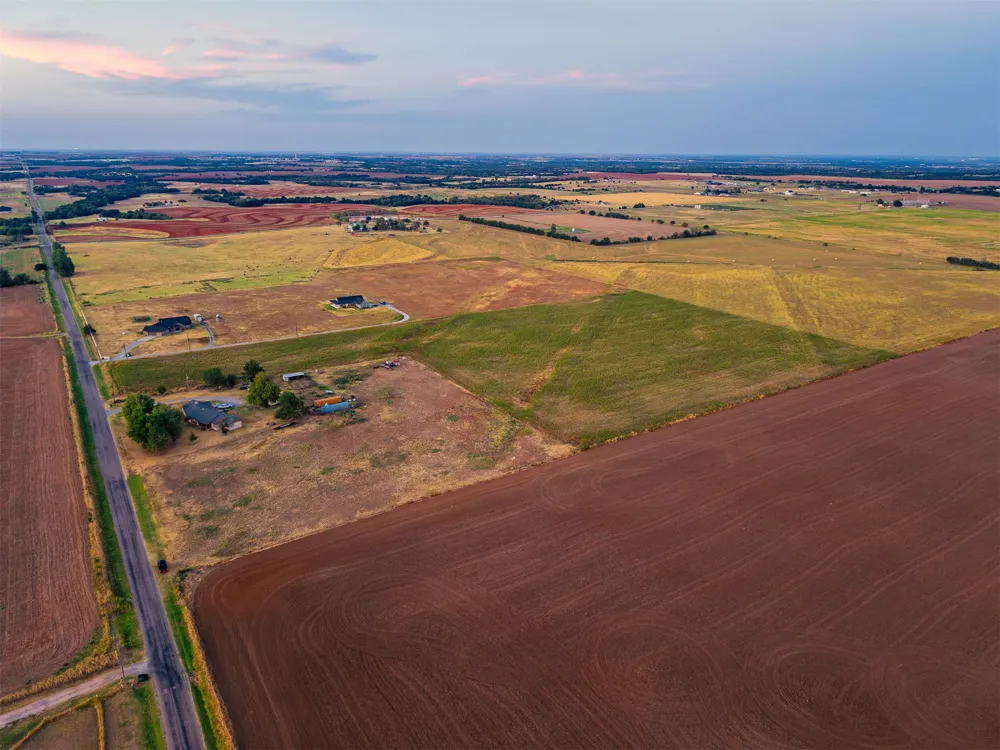 16 Gregory Road Yukon, OK 73099