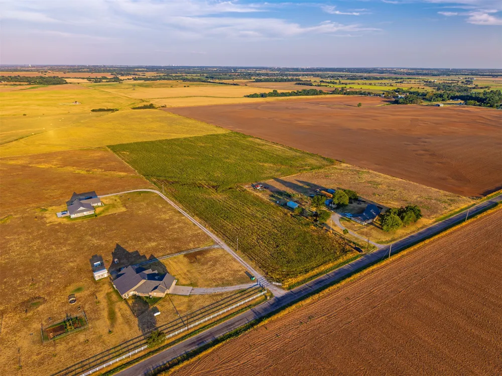 16 Gregory Road Yukon, OK 73099