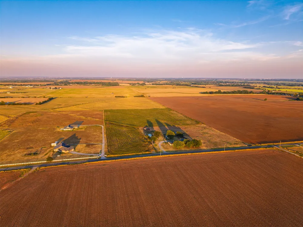 16 Gregory Road Yukon, OK 73099