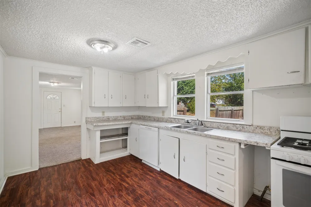 605 10th Street Collinsville, OK 74021