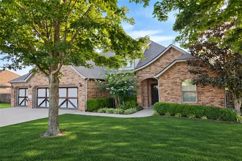 2607 Churchill