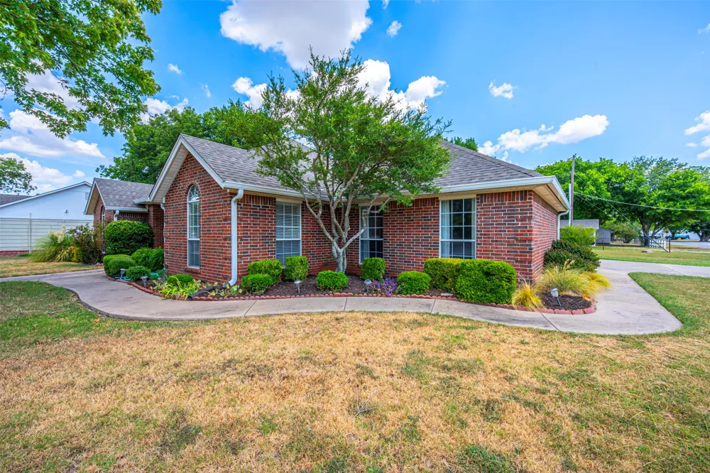 210 S 8th Davis, OK 73030