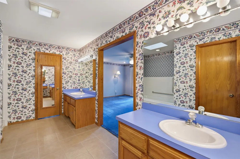 210 S 8th Davis, OK 73030