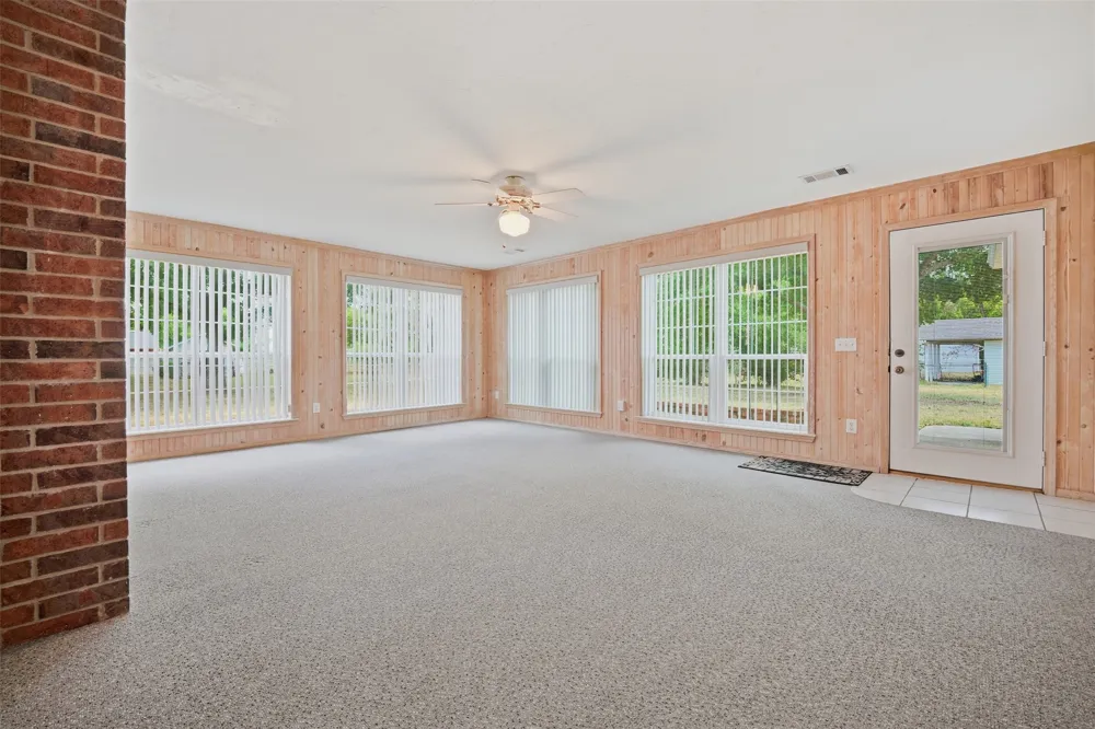 210 S 8th Davis, OK 73030