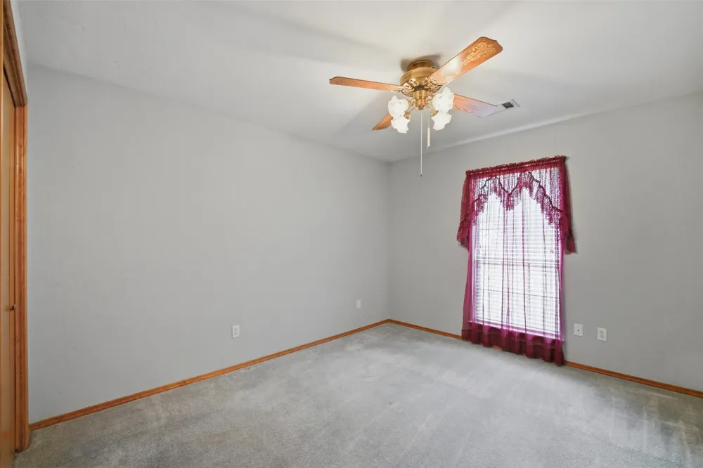 210 S 8th Davis, OK 73030
