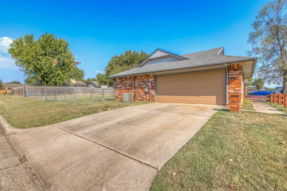 4020 S Birch Place Broken Arrow, OK 74011