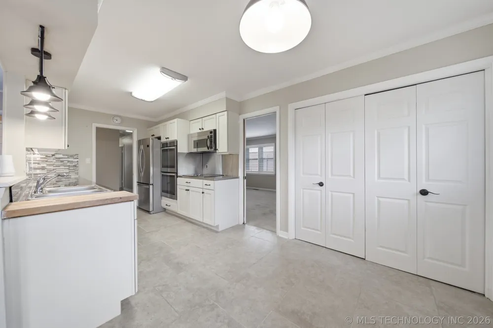 5710 E 44th Street Tulsa, OK 74135
