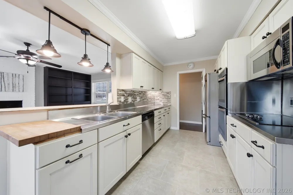 5710 E 44th Street Tulsa, OK 74135
