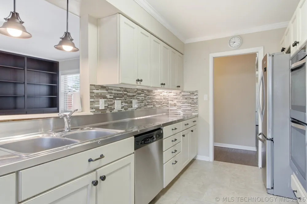 5710 E 44th Street Tulsa, OK 74135