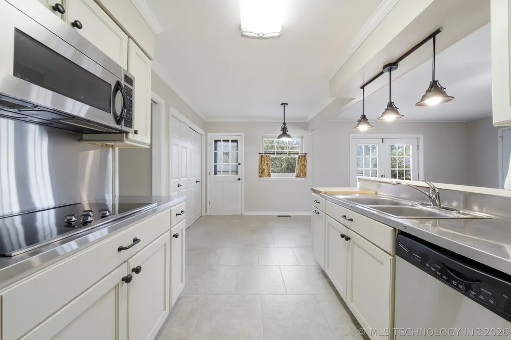 5710 E 44th Street Tulsa, OK 74135