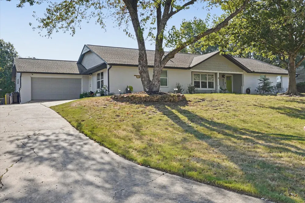 8225 Lamb Terrace Broken Arrow, OK 74014