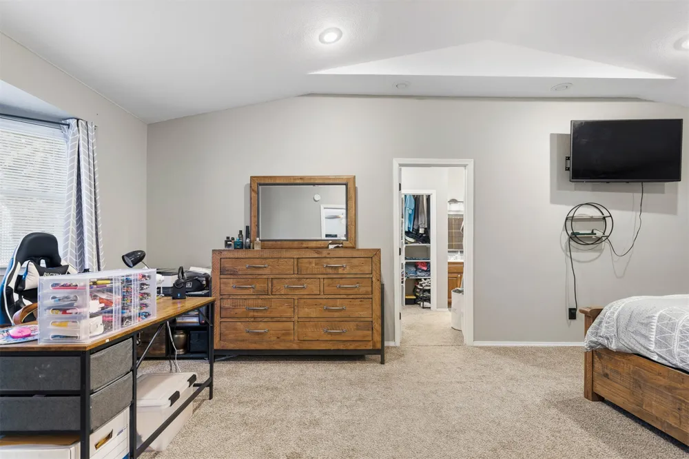 1976 Buckskin Road Ardmore, OK 73401