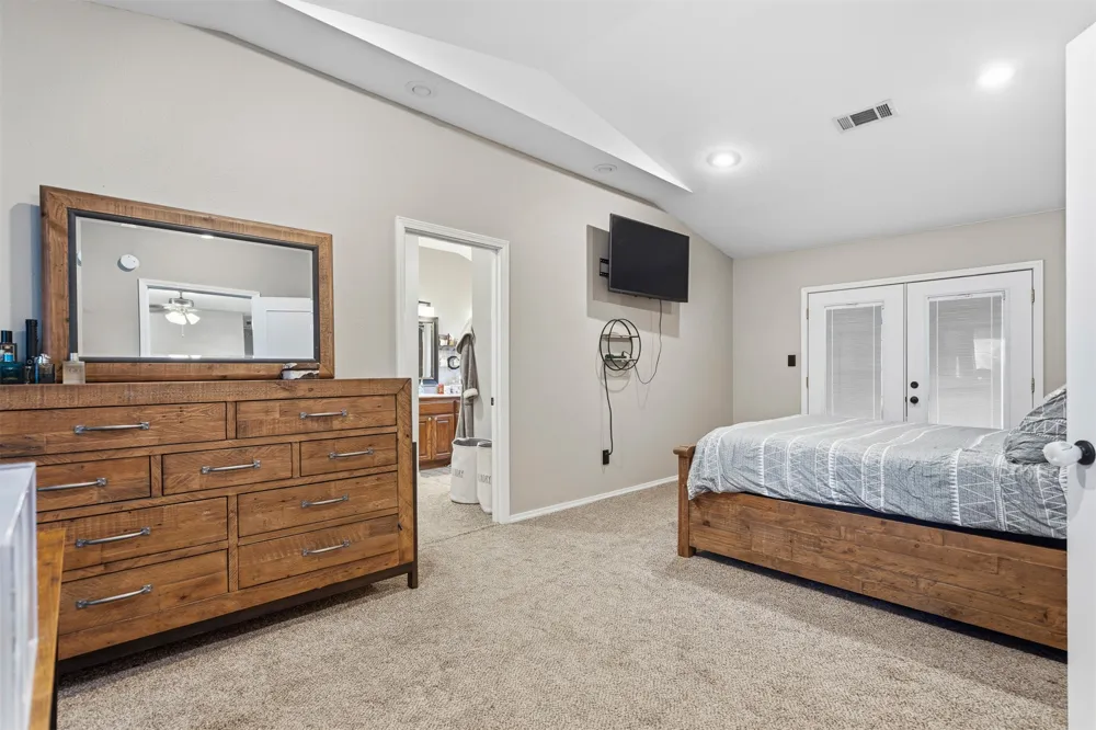 1976 Buckskin Road Ardmore, OK 73401