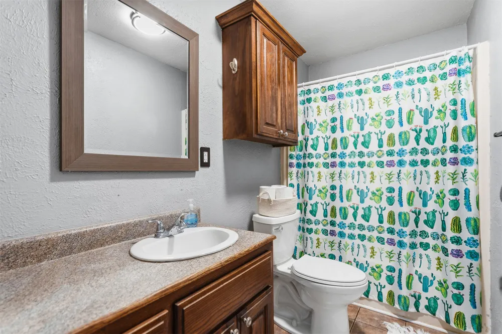 1976 Buckskin Road Ardmore, OK 73401