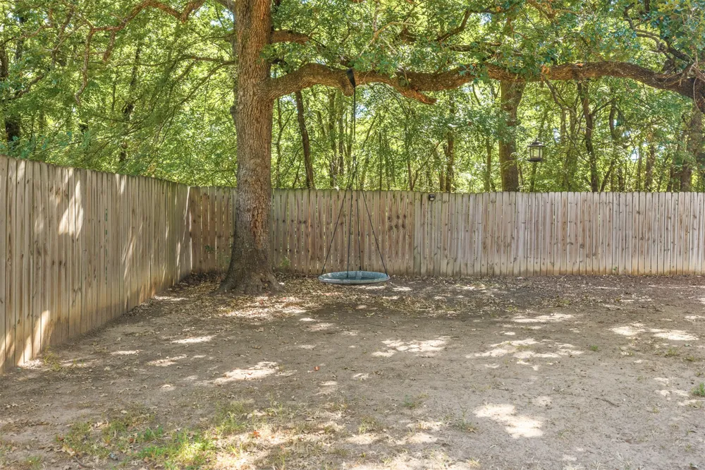 1976 Buckskin Road Ardmore, OK 73401