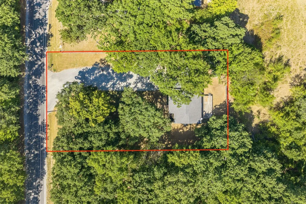 1976 Buckskin Road Ardmore, OK 73401