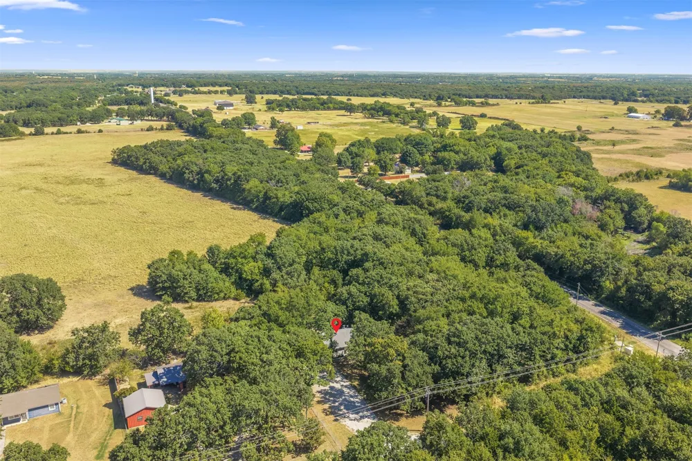 1976 Buckskin Road Ardmore, OK 73401