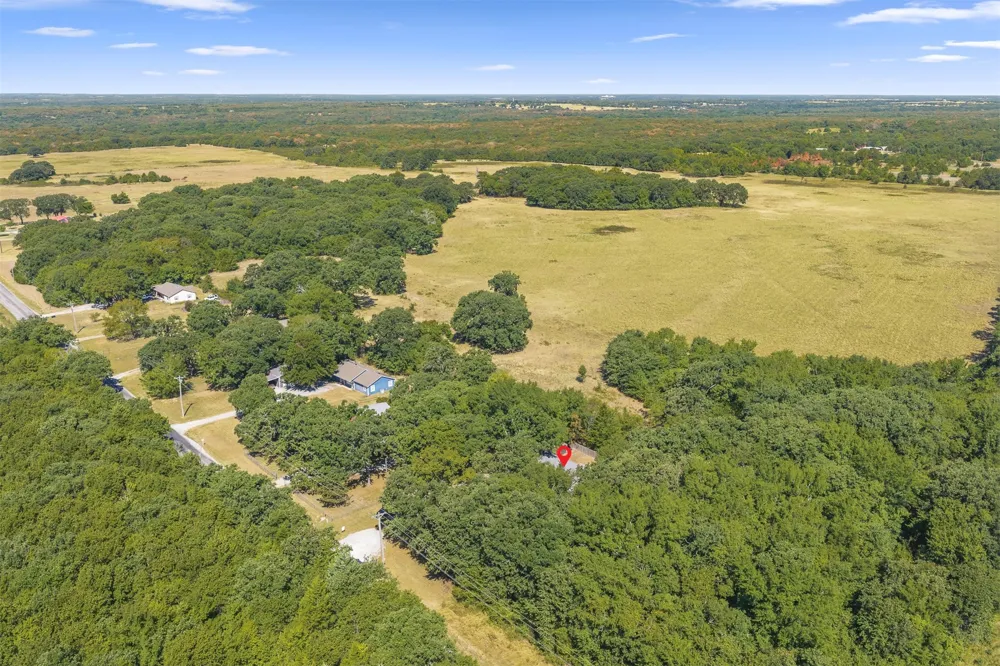 1976 Buckskin Road Ardmore, OK 73401