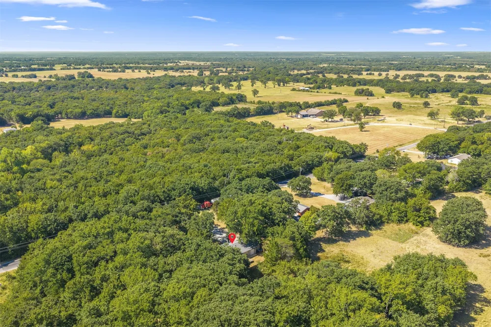 1976 Buckskin Road Ardmore, OK 73401