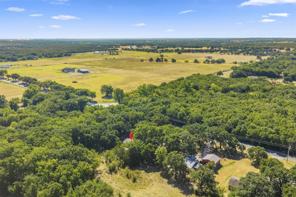 1976 Buckskin Road Ardmore, OK 73401