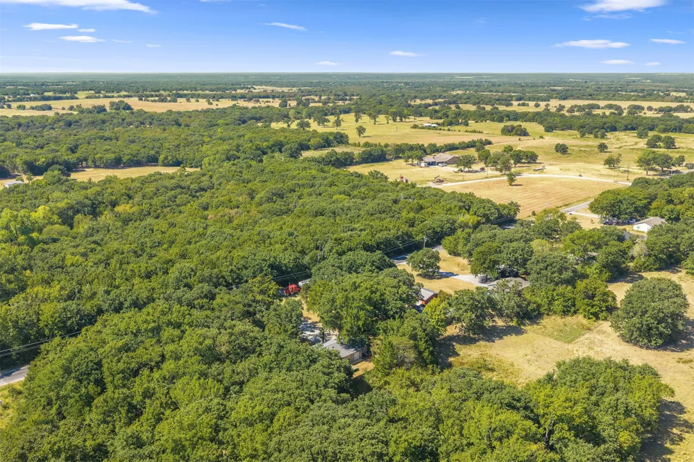 1976 Buckskin Road Ardmore, OK 73401