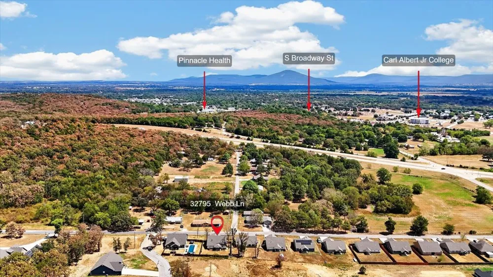 32795 Webb Lane Poteau, OK 74953