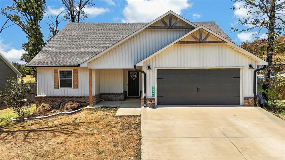 32795 Webb Lane Poteau, OK 74953
