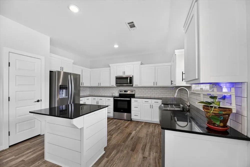 32795 Webb Lane Poteau, OK 74953