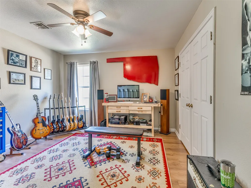 3304 W Elgin Street Broken Arrow, OK 74012