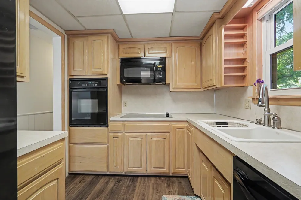 608 Woodland Drive Sand Springs, OK 74063