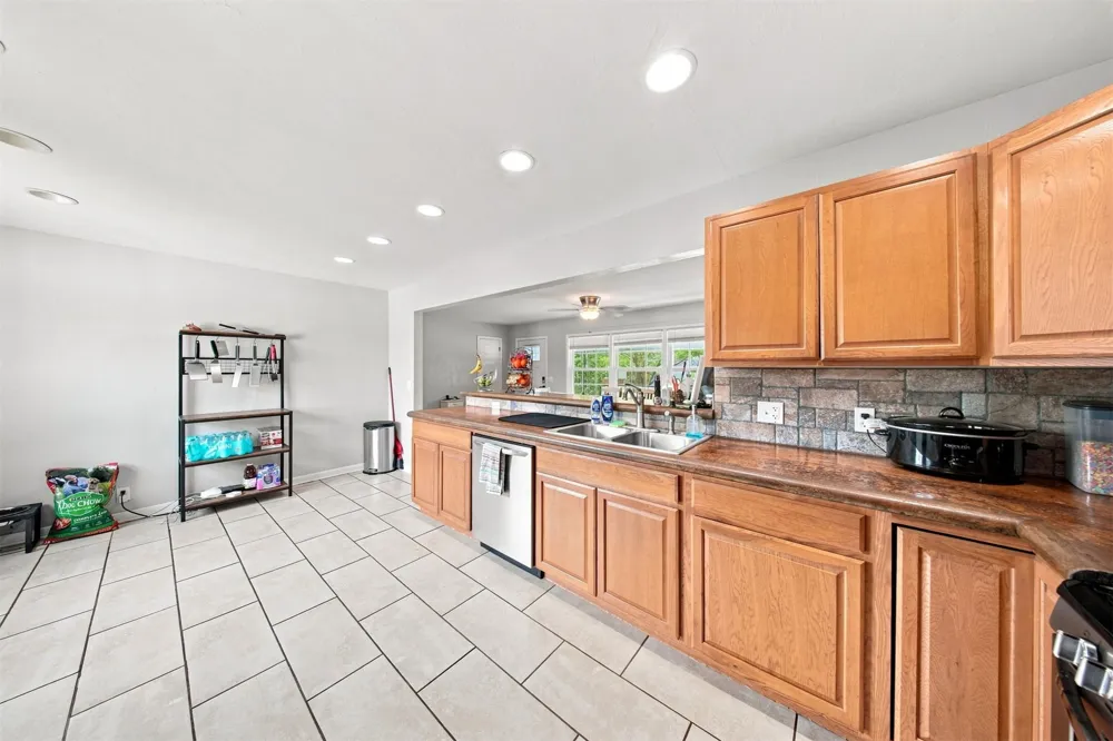 1408 E Cherry Street E Cushing, OK 74023