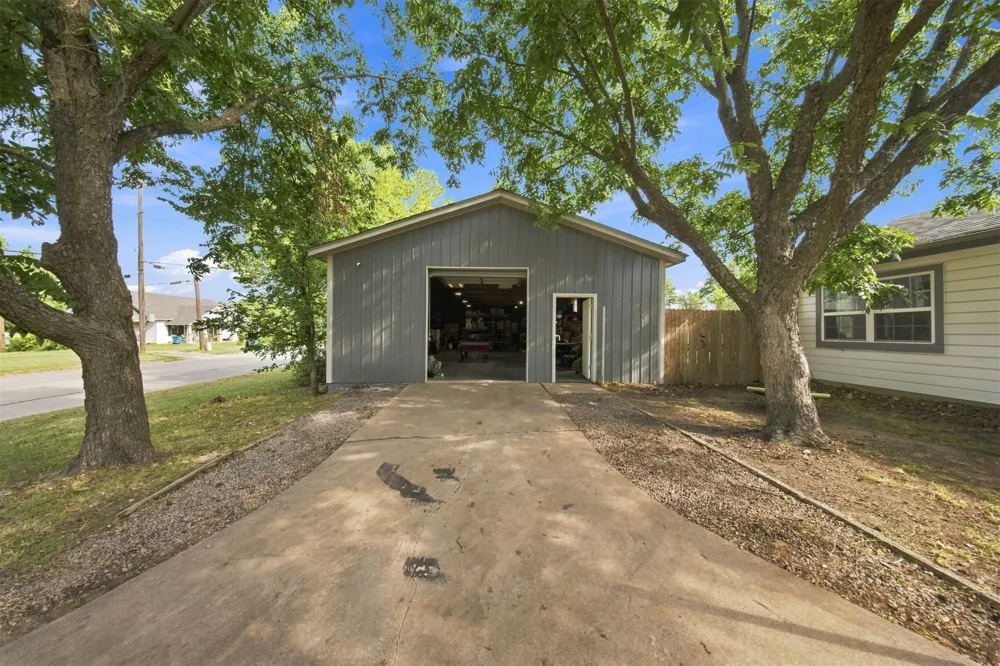 1408 E Cherry Street E Cushing, OK 74023