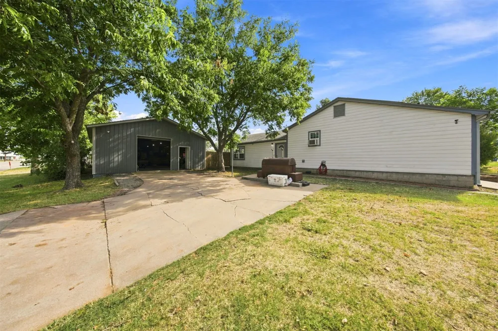 1408 E Cherry Street E Cushing, OK 74023