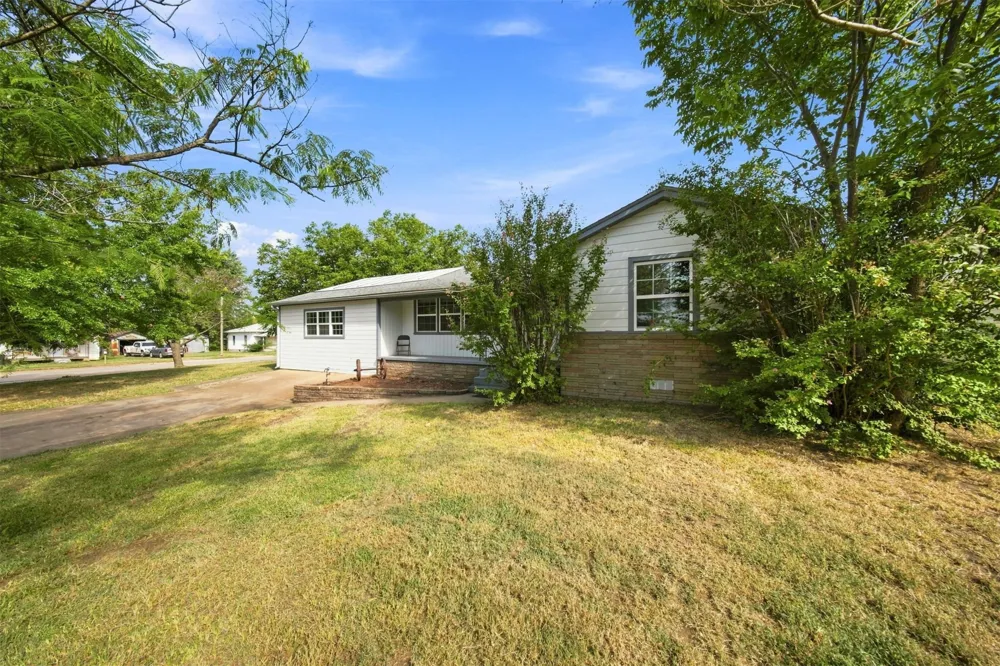 1408 E Cherry Street E Cushing, OK 74023