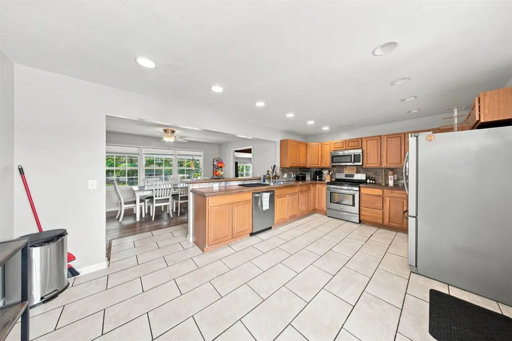 1408 E Cherry Street E Cushing, OK 74023
