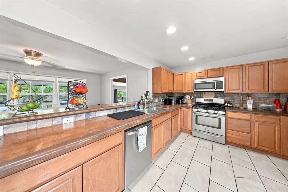 1408 E Cherry Street E Cushing, OK 74023