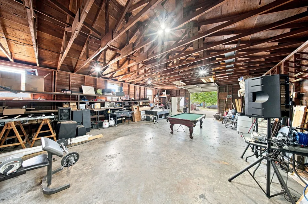 1408 E Cherry Street E Cushing, OK 74023