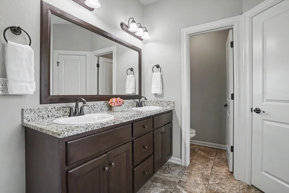 5831 E 145th Place S Bixby, OK 74008