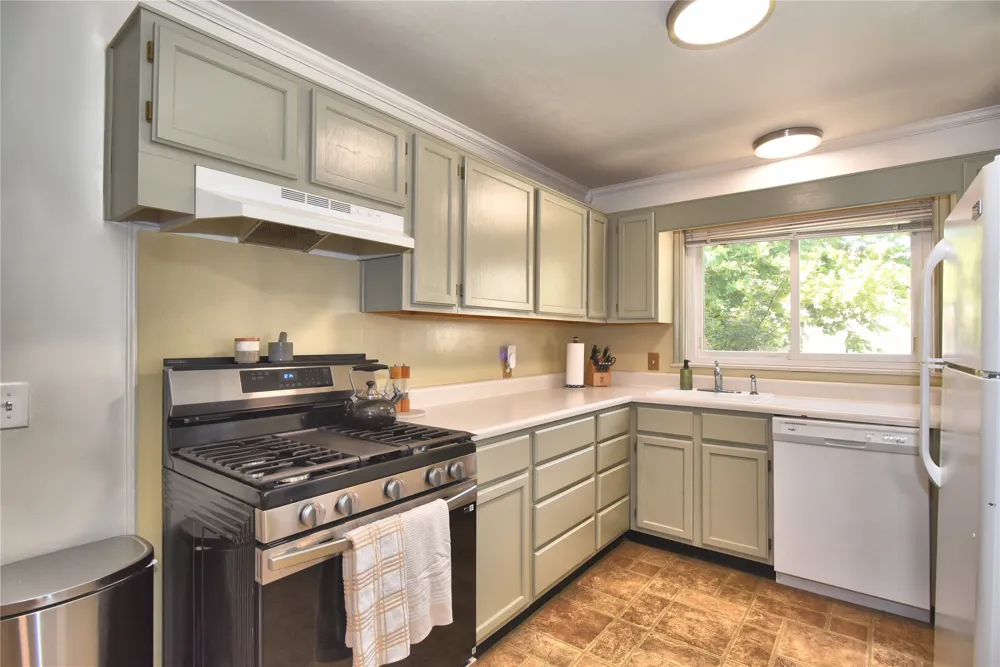 2423 S Knoxville Avenue Tulsa, OK 74114
